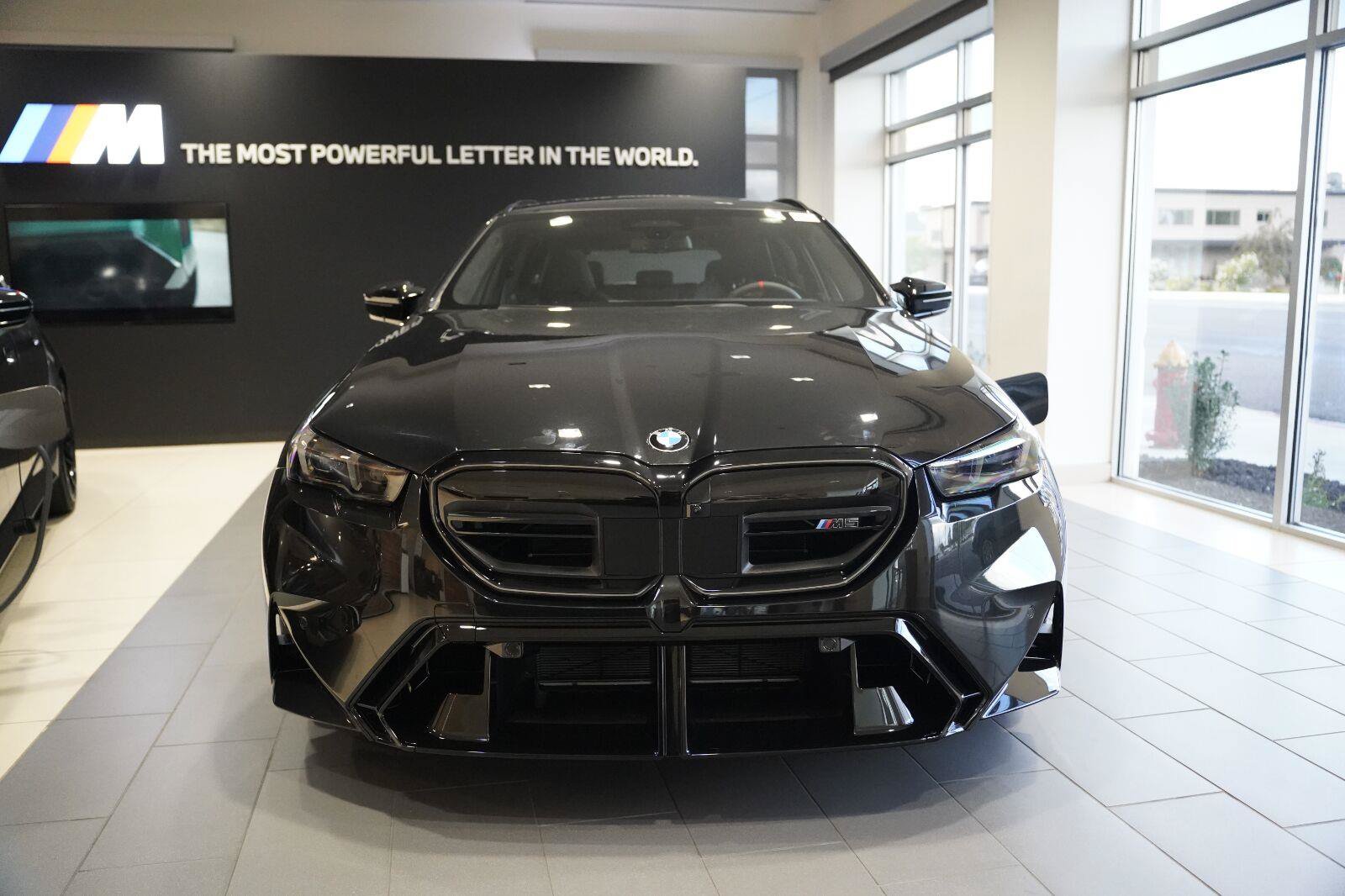 New 2027 BMW M5 Touring AWD/4WD image 5