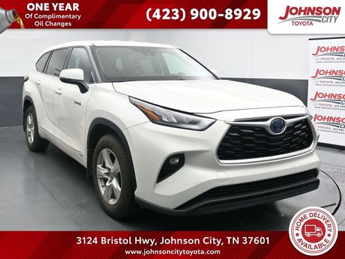 Used 2020 Toyota Highlander LE image 1