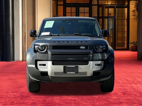 Used 2025 Land Rover Defender 110 S image 7