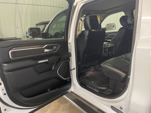 Used 2019 RAM 1500 Laramie AWD/4WD image 24