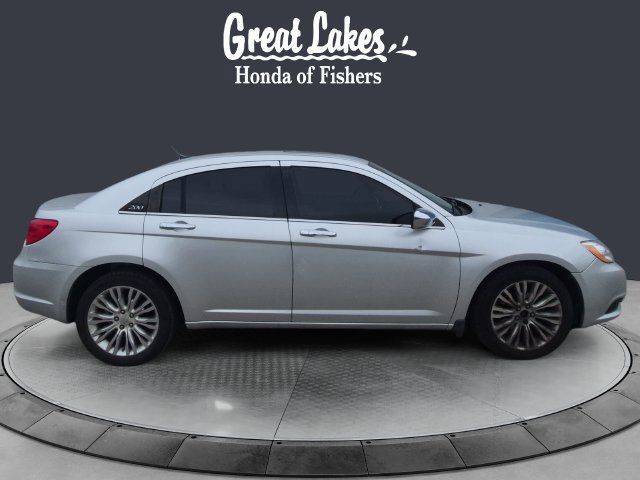 Used 2011 Chrysler 200 Limited FWD image 6