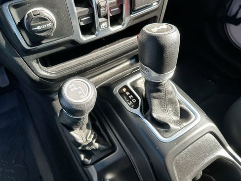 Used 2020 Jeep Wrangler Unlimited Sport S image 19