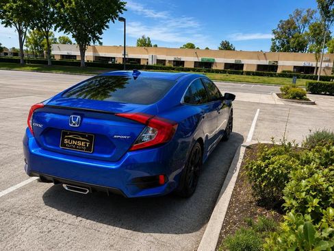 Used 2021 Honda Civic Sport image 11