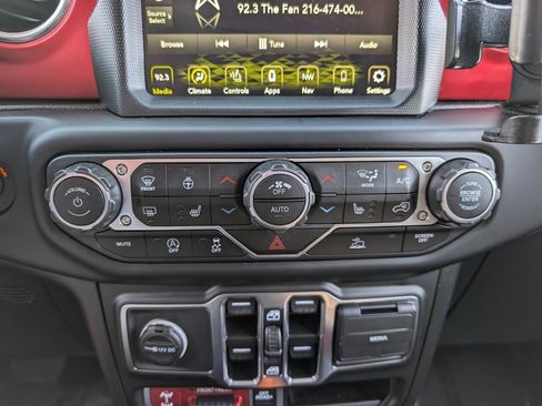 Used 2021 Jeep Wrangler Unlimited Rubicon w/ Xtreme Recon 35" Tire Package image 27