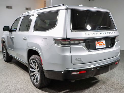 Used 2022 Jeep Grand Wagoneer Series II w/ Convenience Group III AWD/4WD image 9
