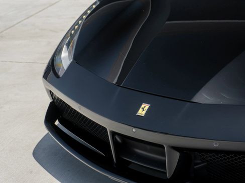 Used 2018 Ferrari 488 GTB RWD image 25