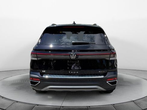New 2026 Volkswagen Taos SE AWD/4WD image 6