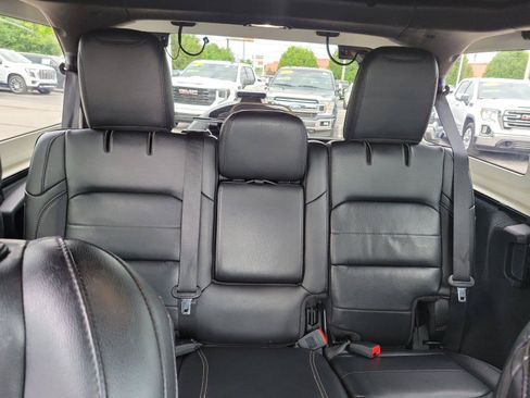 Used 2020 Jeep Wrangler Unlimited Sahara AWD/4WD image 11
