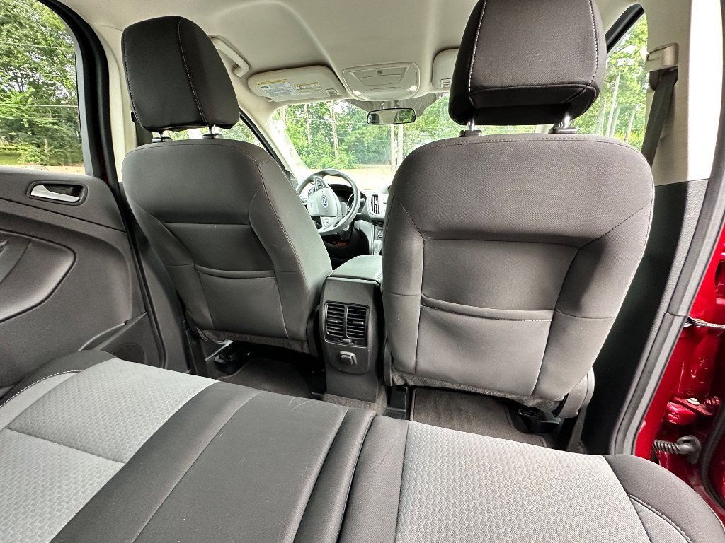 Used 2017 Ford Escape SE FWD image 26