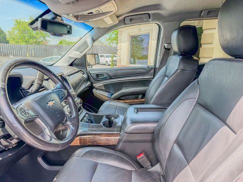Used 2017 Chevrolet Suburban LT image 5