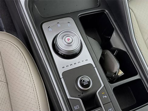 Certified 2025 Kia Sorento EX FWD image 18