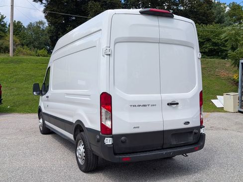 Used 2024 Ford Transit 250 148 High Roof AWD image 5