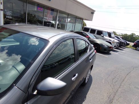 Used 2019 Nissan Versa SV FWD image 31