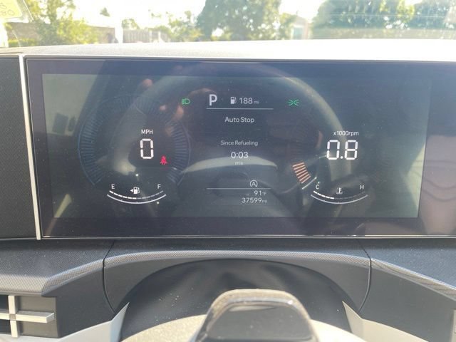 Used 2025 Hyundai Santa Fe SEL FWD image 6