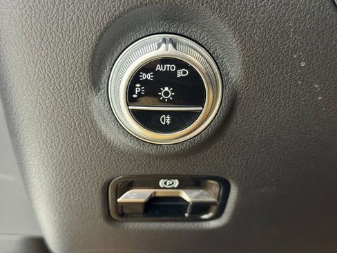 Used 2023 Mercedes-Benz C 300 Sedan image 37