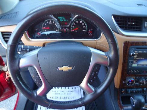 Used 2014 Chevrolet Traverse AWD LTZ image 15