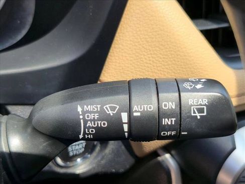Used 2020 Toyota RAV4 XLE Premium FWD image 9