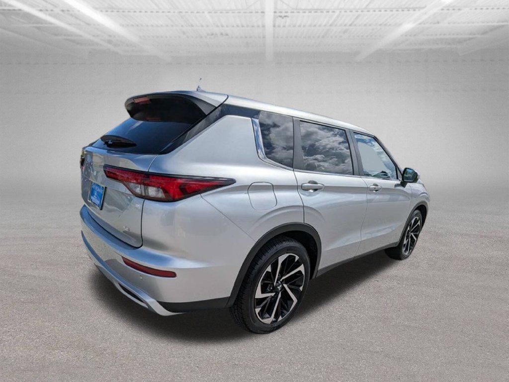Used 2024 Mitsubishi Outlander SE FWD image 5