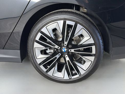 Used 2026 BMW 530i w/ Premium Package RWD image 33