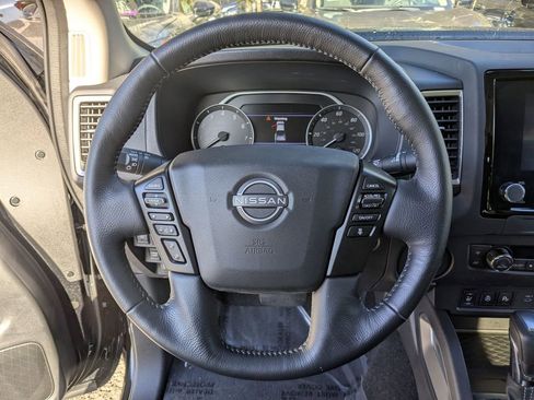 Used 2024 Nissan Frontier SV w/ SV Convenience Package image 15