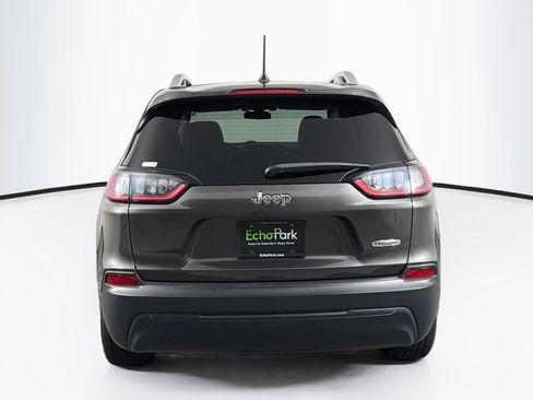 Used 2019 Jeep Cherokee Latitude Plus FWD image 7