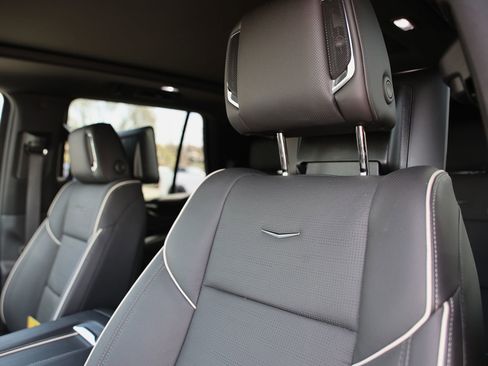 Used 2023 Cadillac Escalade Premium Luxury image 23