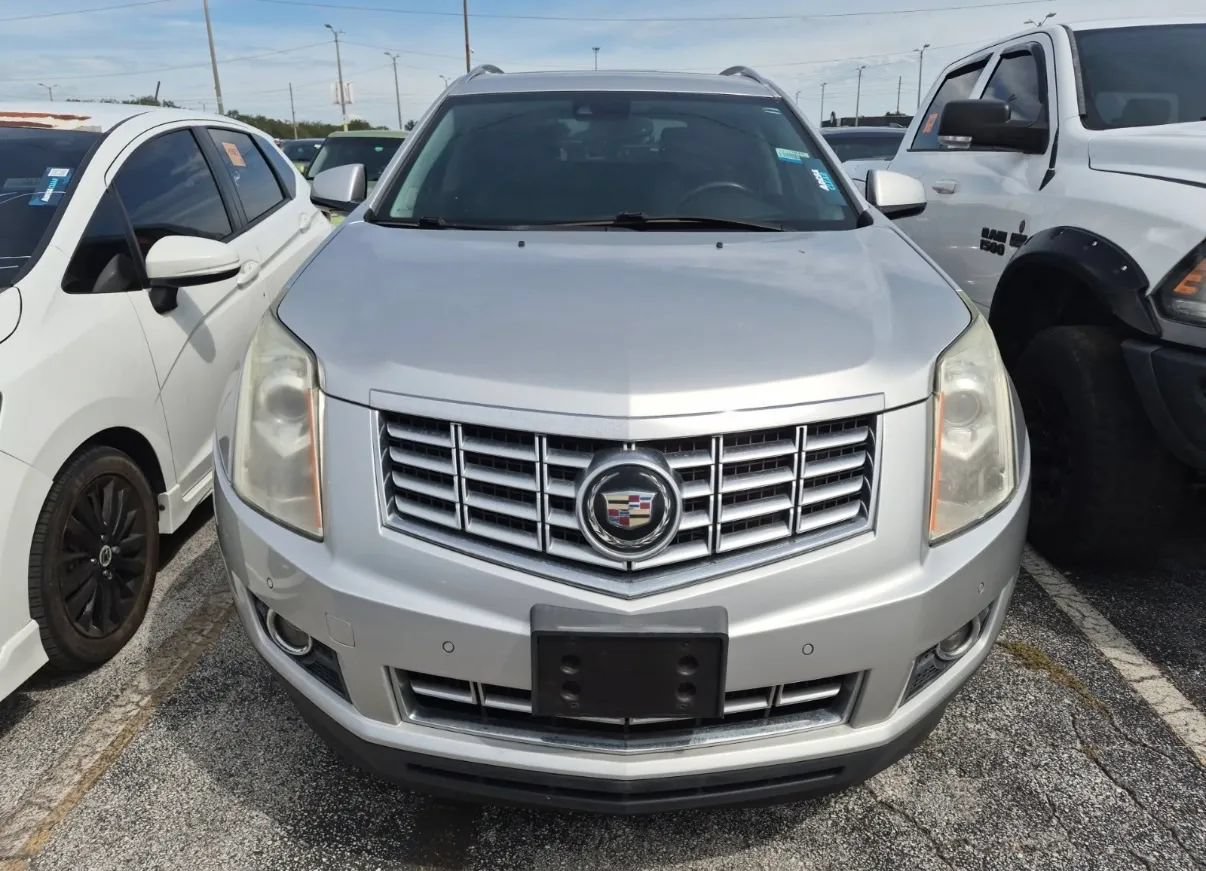 Used 2016 Cadillac SRX Premium w/ Driver Assist Package AWD/4WD image 2