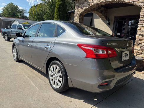 Used 2017 Nissan Sentra S FWD image 3