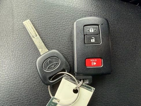 Used 2020 Toyota Tacoma TRD Off-Road w/ TRD Premium Off Road Package image 16