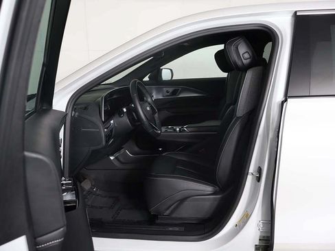 Used 2024 Cadillac Lyriq Tech RWD image 29