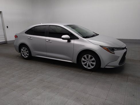 Used 2021 Toyota Corolla LE image 11