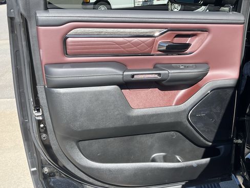 Used 2025 RAM 1500 Limited AWD/4WD image 26
