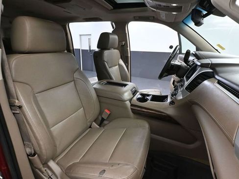 Used 2016 GMC Yukon XL SLT w/ Premium Edition image 56