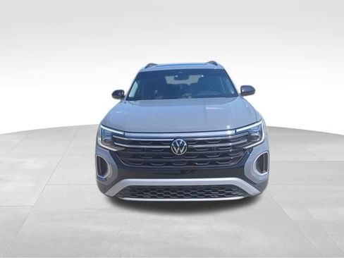 Used 2024 Volkswagen Atlas Peak Edition SE AWD/4WD image 5
