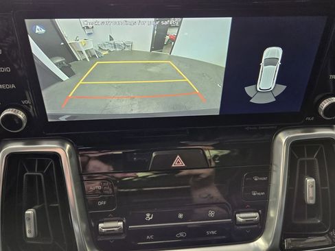 Used 2021 Kia Sorento SX image 22