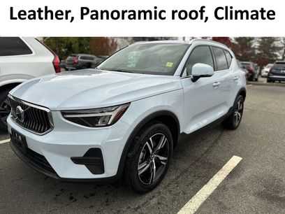 Used 2025 Volvo XC40 B5 Core
