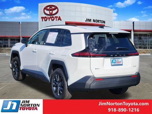 Used 2026 Toyota RAV4 XLE Premium FWD image 7