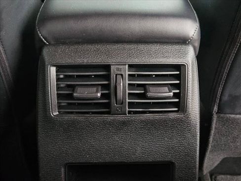 Used 2023 Mitsubishi Outlander SE FWD image 17