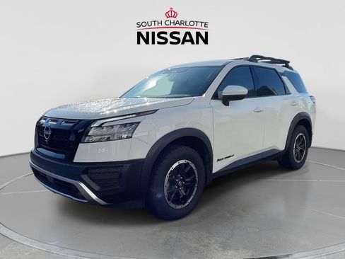 Used 2025 Nissan Pathfinder Rock Creek AWD/4WD image 3