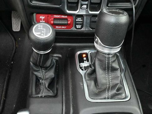 Used 2026 Jeep Gladiator Rubicon AWD/4WD image 14