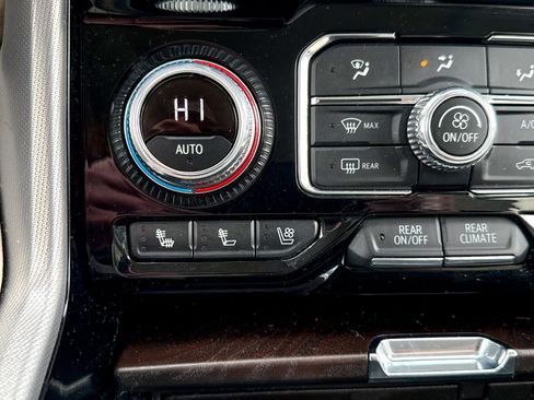 Certified 2022 GMC Yukon Denali image 36