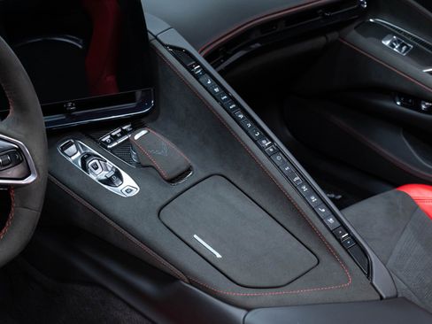 Used 2023 Chevrolet Corvette Stingray Premium Conv w/ Z51 Performance Package RWD image 12