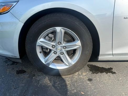 Used 2021 Chevrolet Malibu LS image 28