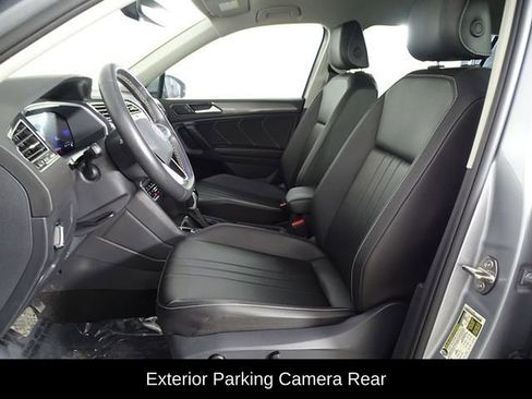 Used 2024 Volkswagen Tiguan SE image 8