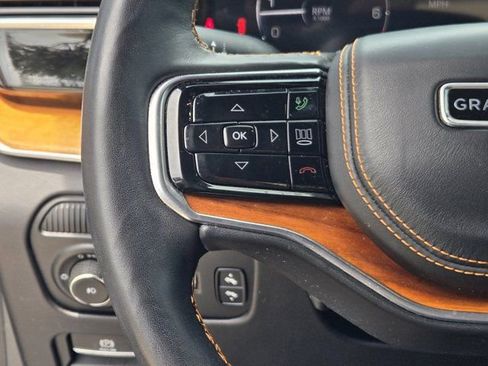 Used 2022 Jeep Grand Wagoneer Series III w/ Rear Seat Video Group 1 AWD/4WD image 31