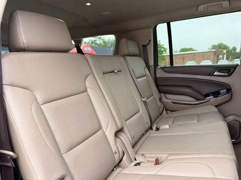 Used 2018 Chevrolet Suburban LT RWD image 39