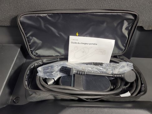 Used 2024 Rivian R1S Adventure image 26