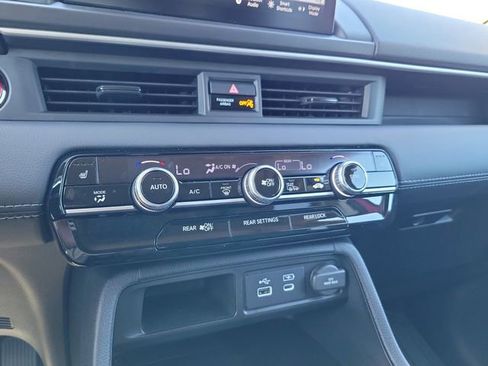Certified 2025 Honda Pilot Touring image 24