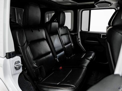 Used 2022 Jeep Wrangler Unlimited Rubicon w/ Xtreme Recon 35" Tire Package image 79