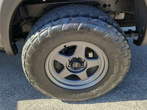 Used 2023 Nissan Frontier PRO-4X w/ Technology Package image 9